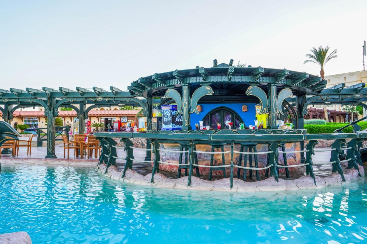 Charmillion Club Resort Sharm el-Sheik Eksteriør bilde The swimming pool at the hotel