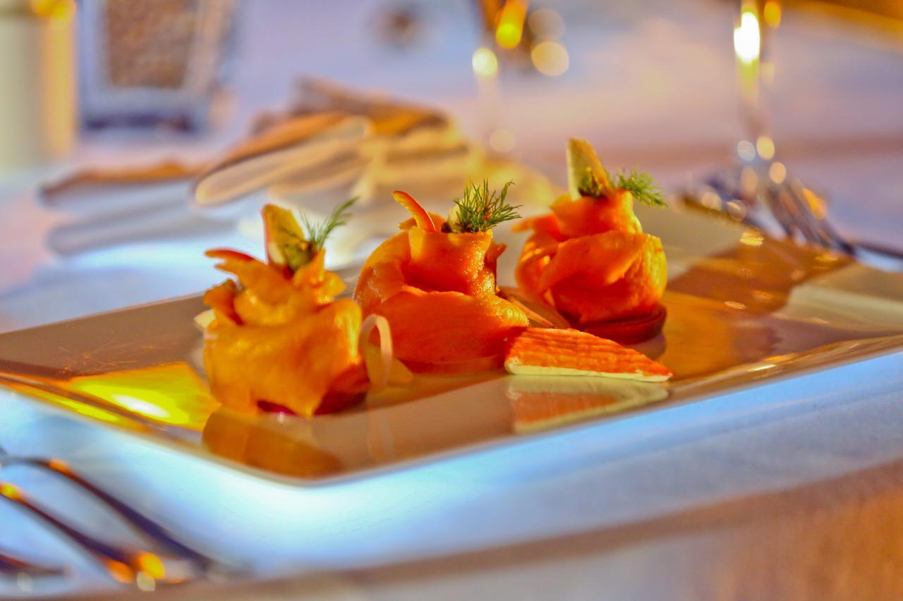 Charmillion Club Resort Sharm el-Sheik Eksteriør bilde Salmon roses
